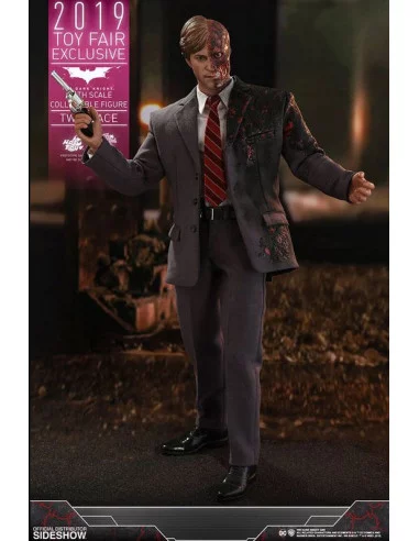 es::The Dark Knight Figura 1/6 Two-Face 2019 Toy Fair Exclusive Hot Toys 31 cm