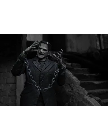 es::Universal Monsters Figura Ultimate Frankenstein's Monster Black & White 18 cm