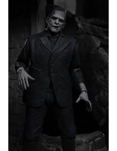 es::Universal Monsters Figura Ultimate Frankenstein's Monster Black & White 18 cm