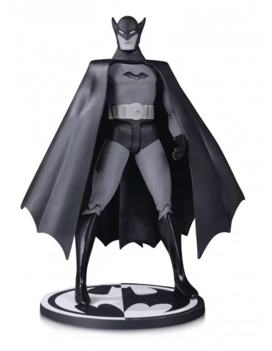 es::Batman Black & White Figura First Appearance Batman by Bob Kane 17 cm
