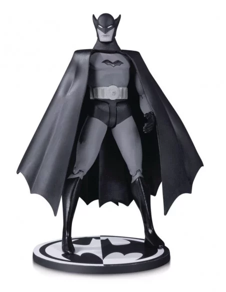 es::Batman Black & White Figura First Appearance Batman by Bob Kane 17 cm