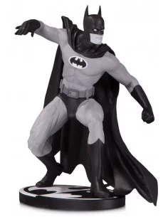 es::Batman Black & White Estatua Batman by Gene Colan 17 cm