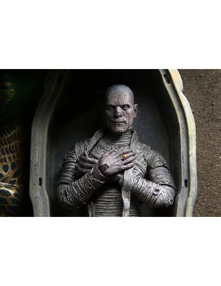 es::Universal Monsters Figura Ultimate The Mummy Color 18 cm