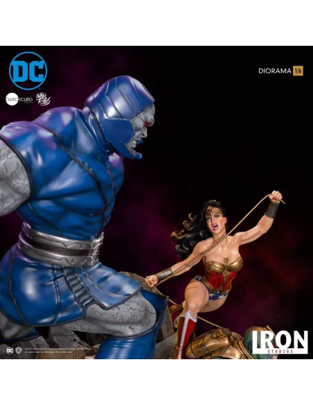 es::DC Comics Diorama 1/6 Wonder Woman Vs Darkseid by Ivan Reis 54 cm