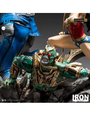 es::DC Comics Diorama 1/6 Wonder Woman Vs Darkseid by Ivan Reis 54 cm