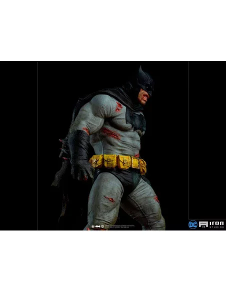 es::Batman: The Dark Knight Returns Diorama 1/6 Batman 38 cm