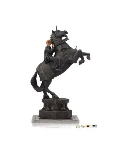 es::Harry Potter Estatua Deluxe Art Scale 1/10 Ron Weasley at the Wizard Chess 35 cm