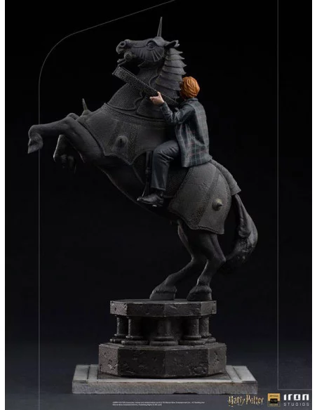 es::Harry Potter Estatua Deluxe Art Scale 1/10 Ron Weasley at the Wizard Chess 35 cm