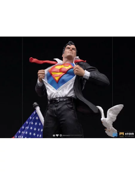 es::DC Comics Estatua 1/10 Deluxe Art Scale Clark Kent 29 cm