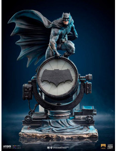es::Zack Snyder's Justice League Deluxe Art Scale Statue 1/10 Batman on Batsignal 28 cm 2