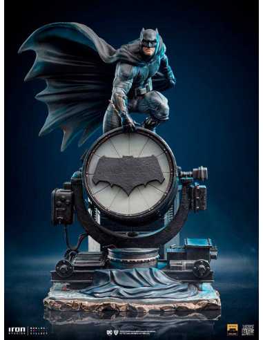 es::Zack Snyder's Justice League Deluxe Art Scale Statue 1/10 Batman on Batsignal 28 cm