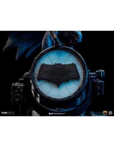 es::Zack Snyder's Justice League Deluxe Art Scale Statue 1/10 Batman on Batsignal 28 cm