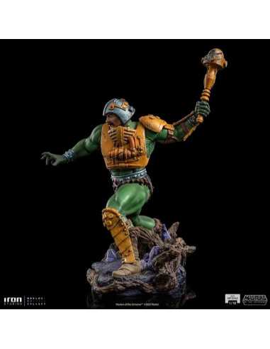 es::Masters of the Universe Estatua Man-At-Arms Art Scale Deluxe 23 cm 