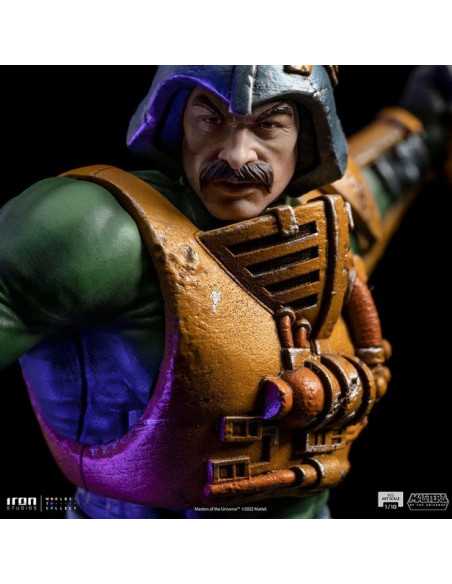 es::Masters of the Universe Estatua Man-At-Arms Art Scale Deluxe 23 cm 