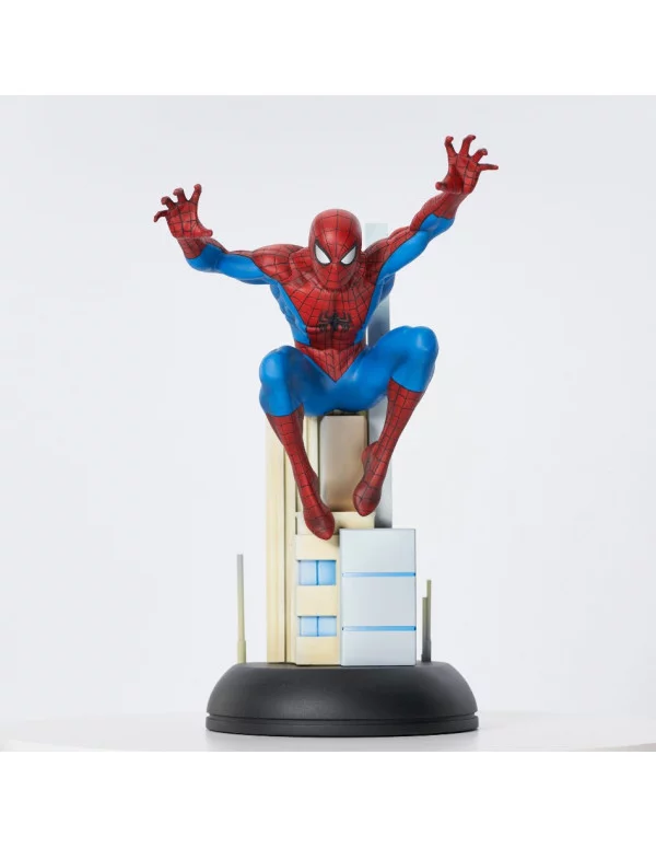Comprar Marvel Comic Gallery Estatua Leaping Spiderman 20 cm - Mil Comics:  Tienda de cómics y figuras Marvel, DC Comics, Star Wars, Tintín