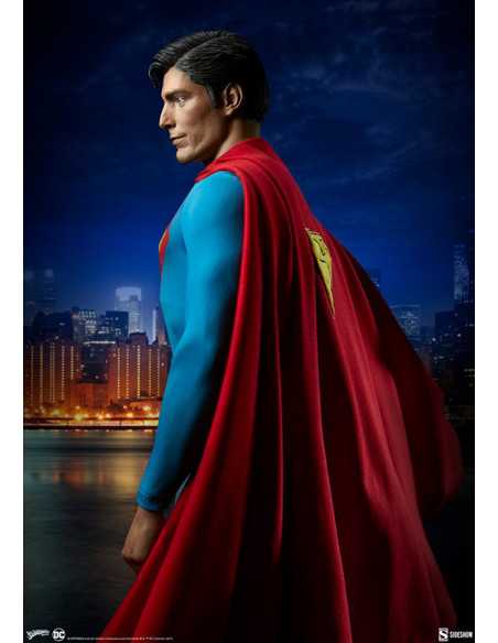 es::DC Comics Estatua Premium Format Superman: The Movie 52 cm es::DC Comics Estatua Premium Format Superman: The Movie 52 cm