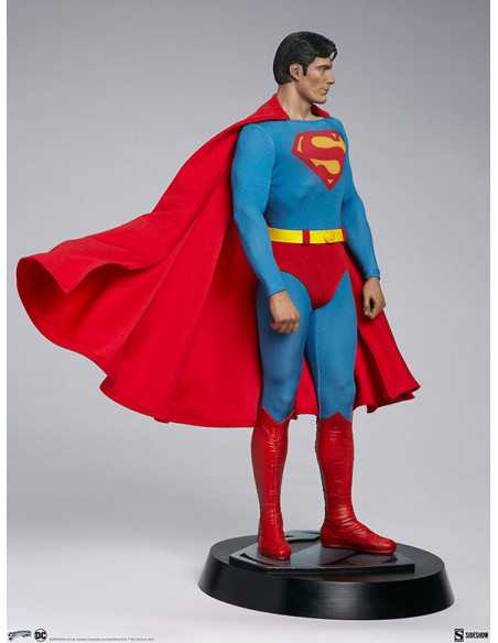 es::DC Comics Estatua Premium Format Superman: The Movie 52 cm es::DC Comics Estatua Premium Format Superman: The Movie 52 cm