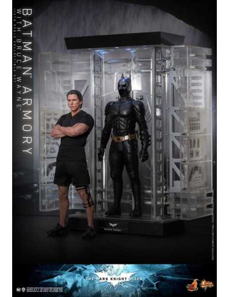 es::Batman The Dark Knight Rises Figuras y Diorama 1/6 Batman Armory with Bruce Wayne 30 cm