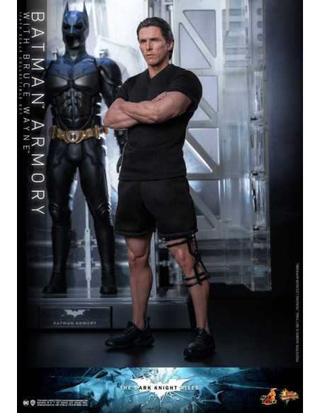 es::Batman The Dark Knight Rises Figuras y Diorama 1/6 Batman Armory with Bruce Wayne 30 cm