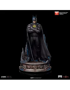 es::DC Comics The Flash Movie Estatua 1/10 Art Scale Batman 23 cm