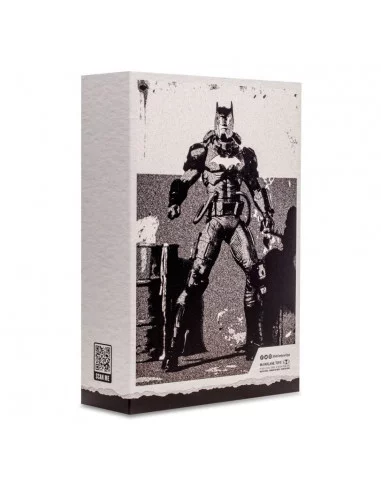 es::Figura Hazmat Suit Batman (Line Art) (Gold Label) McFarlane Toys