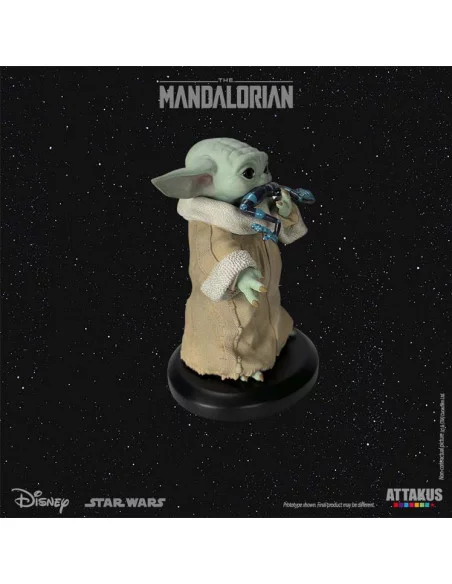 Star Wars: The Mandalorian Classic Collection Estatua 1/5 Grogu Eating Frog 10 cm