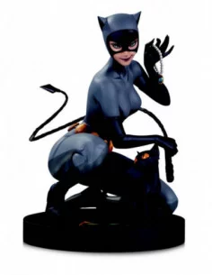 DC Designer Series Estatua Catwoman by Stanley Artgerm Lau 19 cm