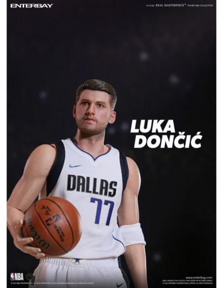 NBA Collection Figura Real Masterpiece 1/6 Luka Doncic 30 cm NBA Collection Figura Real Masterpiece 1/6 Luka Doncic 30 cm