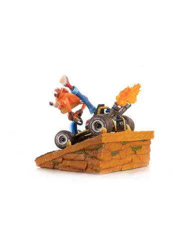 Crash Team Racing Nitro-Fueled Estatua Crash in Kart 31 cm