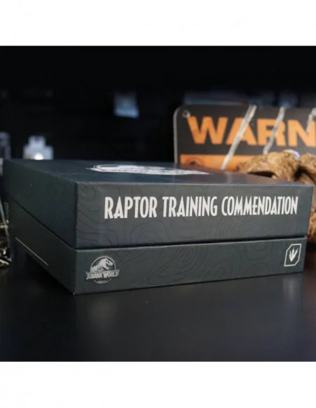 Jurassic World Pack de 3 Chapas Raptor Training Commendation Limited Edition Jurassic World Pack de 3 Chapas Raptor Training Commendation Limited Edition