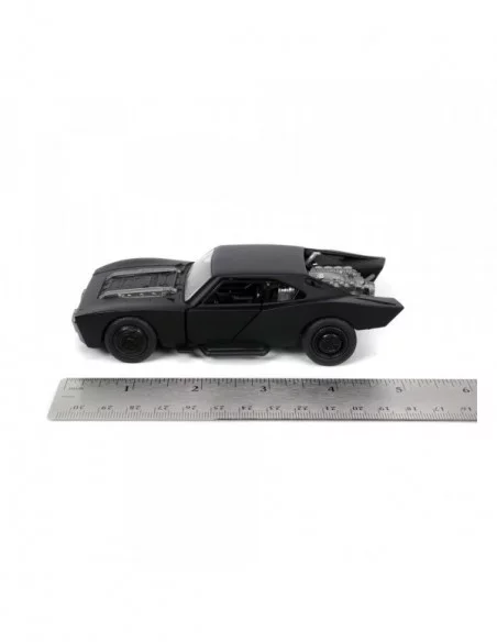 Batman 2022 Vehículo 1/32 Hollywood Rides 2022 Batmobile con Figura