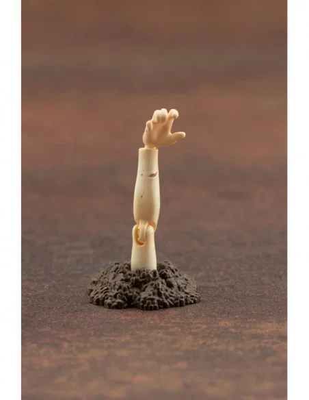 End of Heroes Maqueta Plastic Model Kit 1/24 Zombinoid Wretched Girl 7 cm