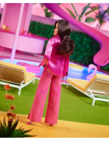 Barbie The Movie Muñeca Gloria Wearing Pink Power Pantsuit
