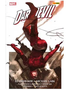 es::Daredevil de Ed Brubaker y Michael Lark 1 (Marvel Omnibus)