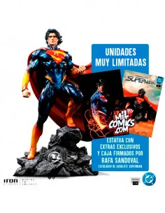 Estatua Superman Absolute...
