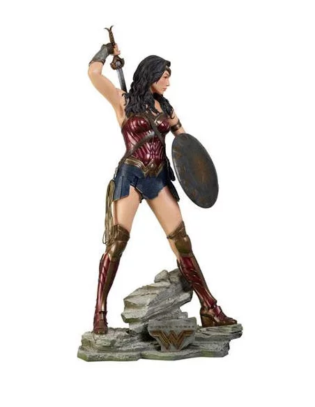 es::Wonder Woman Estatua tamaño real Wonder Woman 224 cm es::Wonder Woman Estatua tamaño real Wonder Woman 224 cm