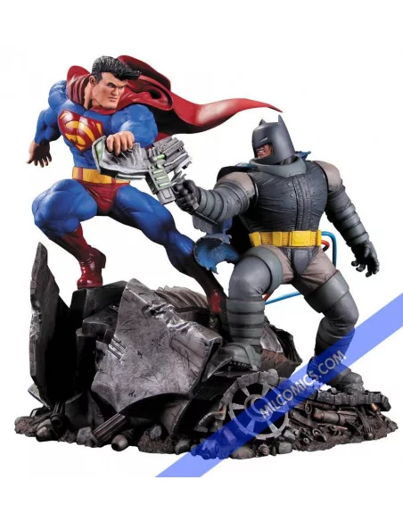 es::Batman Estatua The Dark Knight Returns Superman vs. Batman