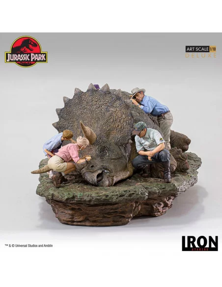es::Parque Jurásico Diorama 1/10 Deluxe Art Scale Triceratops 74 cm es::Parque Jurásico Diorama 1/10 Deluxe Art Scale Triceratops 74 cm